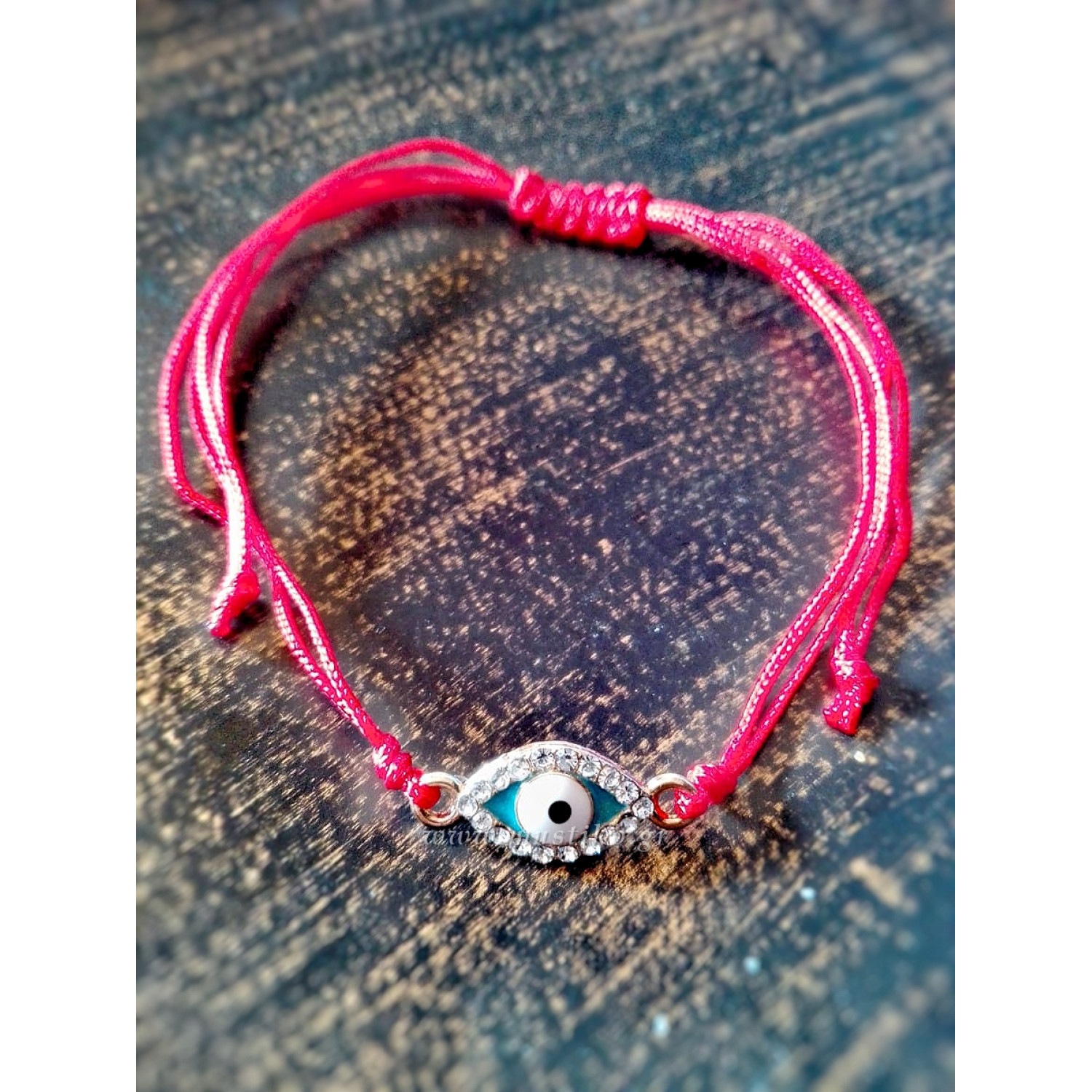 ΒΡΑΧΙΟΛΙ ΜΕ ΜΕΓΑΛΟ ΜΑΤΑΚΙ